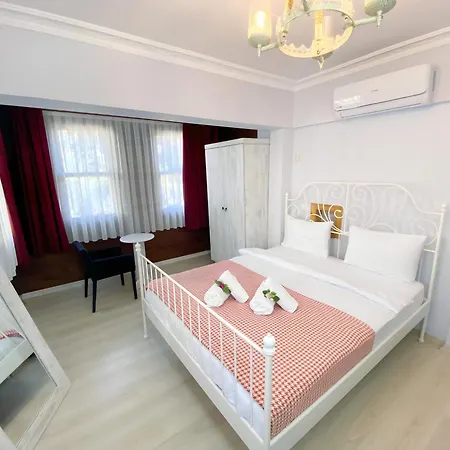 Bed & Breakfast Queen Bee *