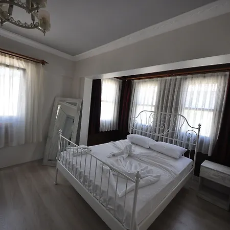 Queen Bee 3* Selçuk