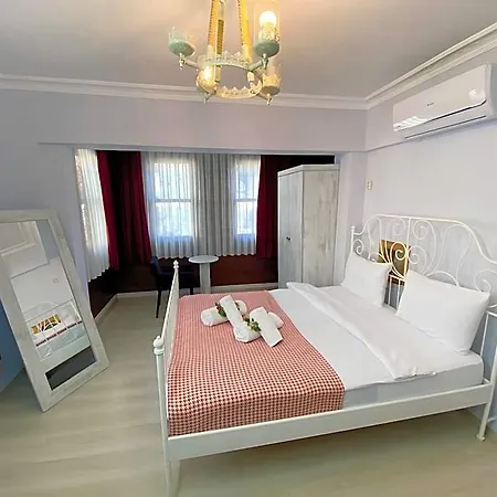 Bed & Breakfast Queen Bee 3*