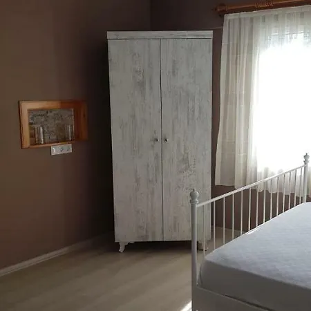 Queen Bee سلجوك