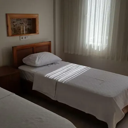 Queen Bee سلجوك