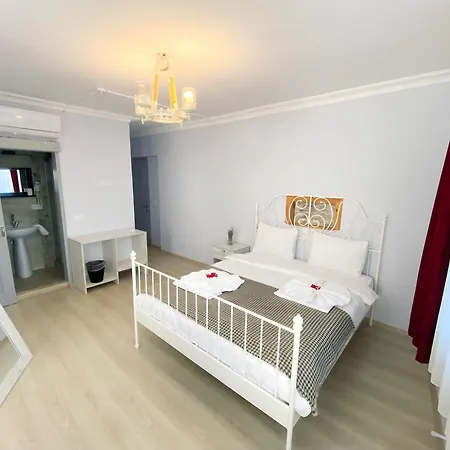 Queen Bee Oda ve Kahvaltı