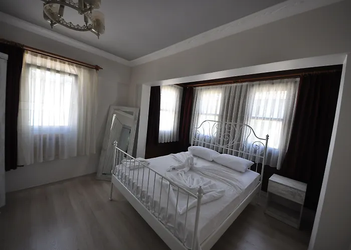 Queen Bee 3* Selçuk